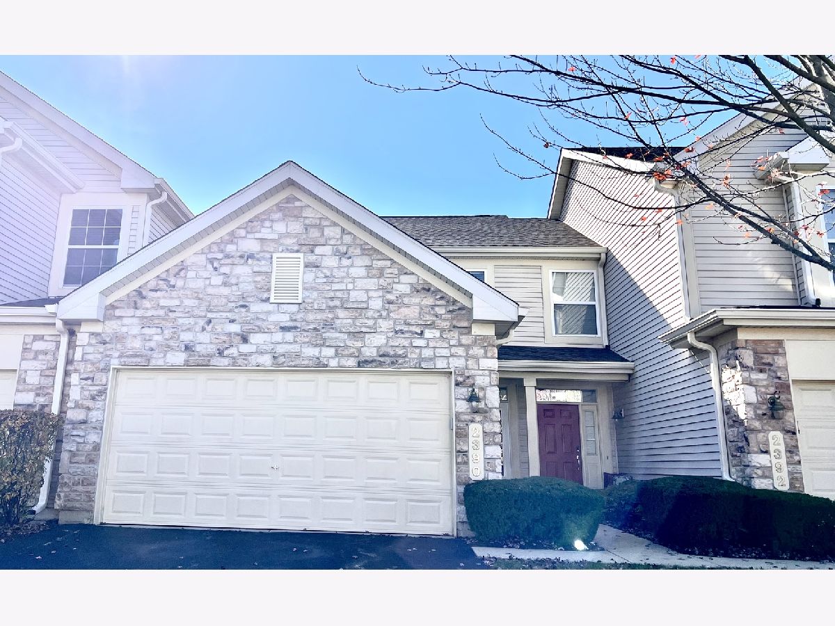 Townhomes & Homes Rented Georgetown Commons Aurora Illinois, 2390 Georgetown