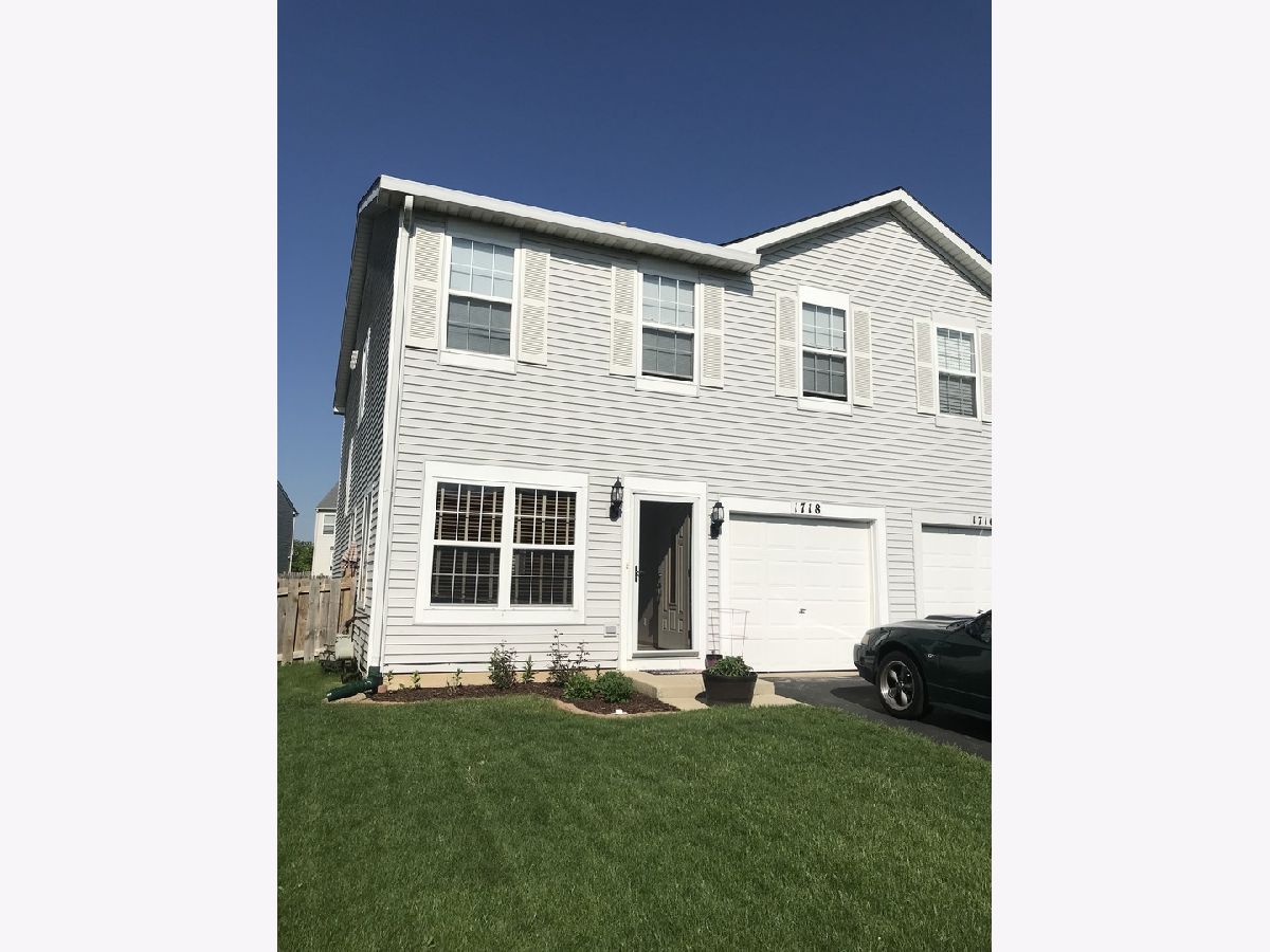 Homes & Townhomes Rented Lakewood Falls Romeoville Illinois, 1718 Raleigh