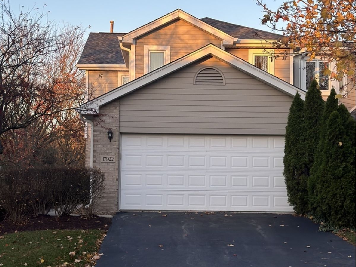 Townhomes & Homes Sold Brook Hills West Orland Park Illinois, 17922 Lennan Brook