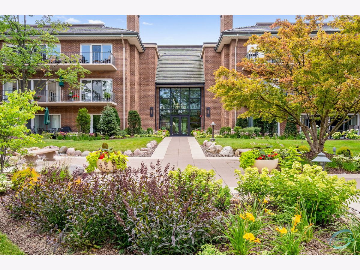 Condominiums Sold Oak Brook Club Oak Brook Illinois, 6 Oak Brook Club