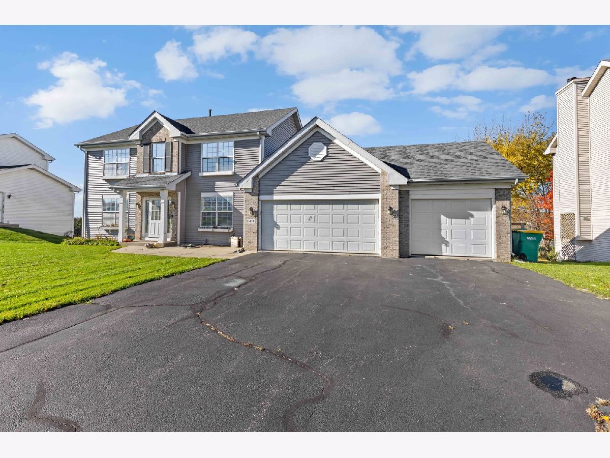 Homes & Condos & Townhomes Sold Shepherd Hills Roscoe Illinois, 9414 Corriedale Run