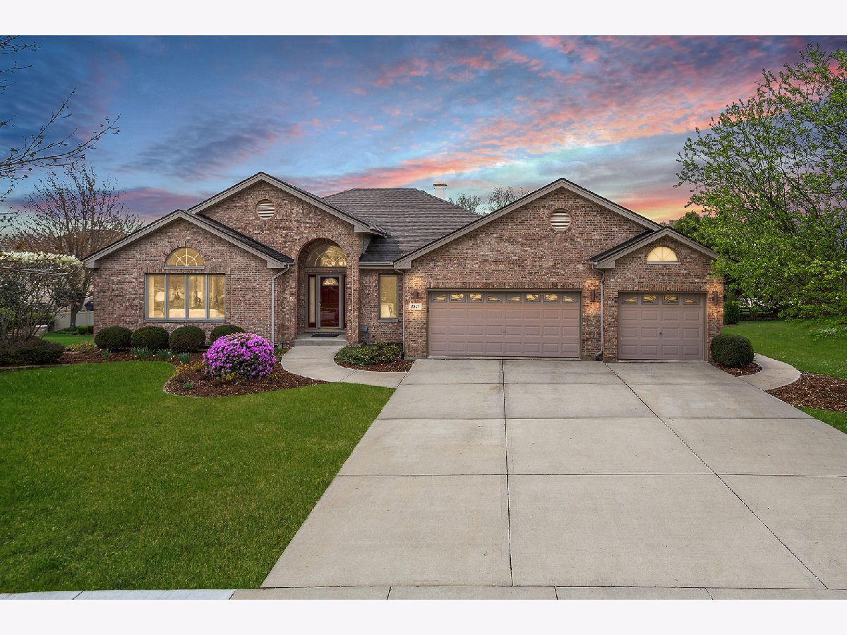 Homes Sold Tara Hill Darien Illinois, 2321 Kerry