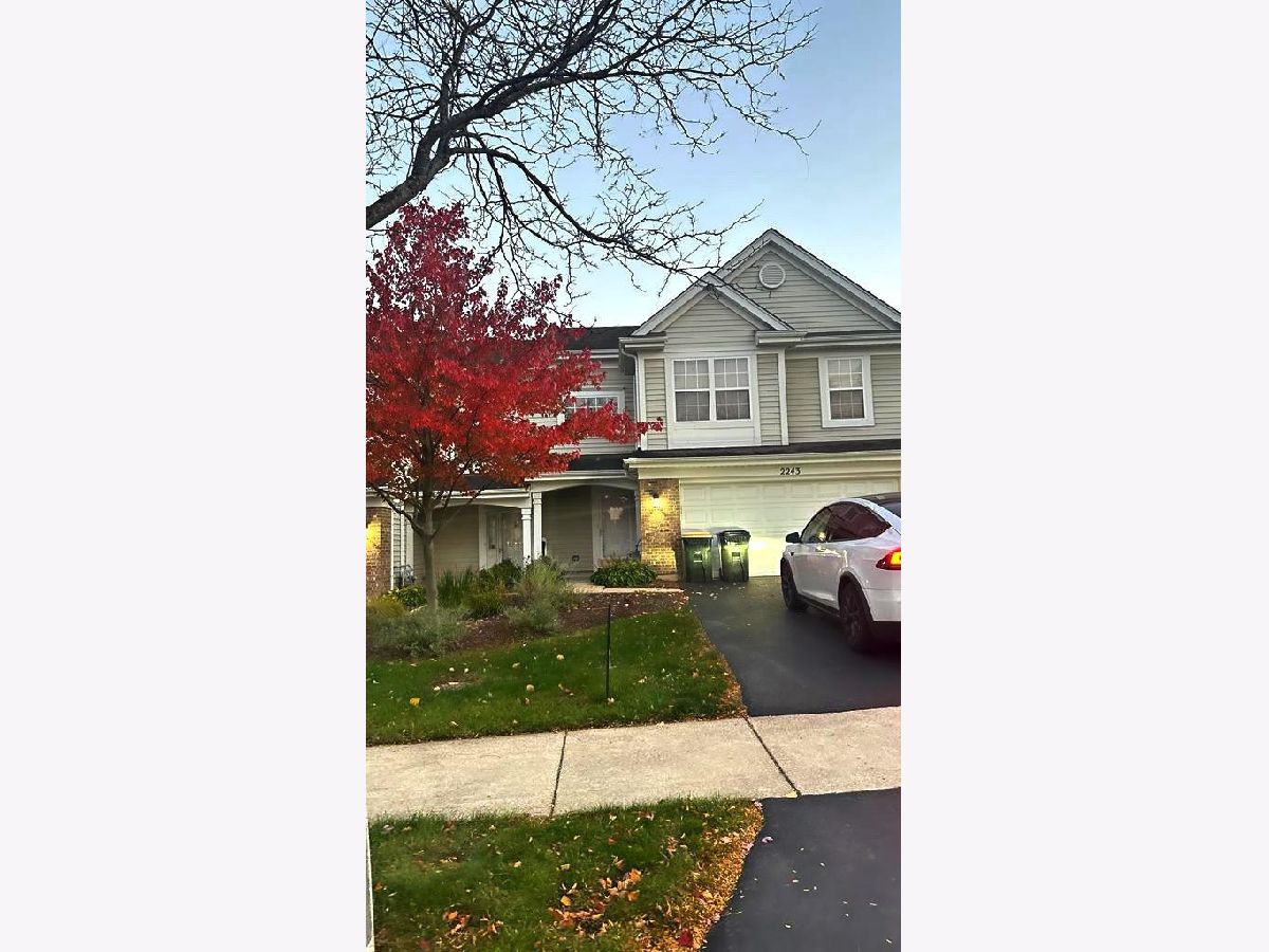 Townhomes & Condos & Homes Rented Cambridge Countryside Aurora Illinois, 2243 Scott