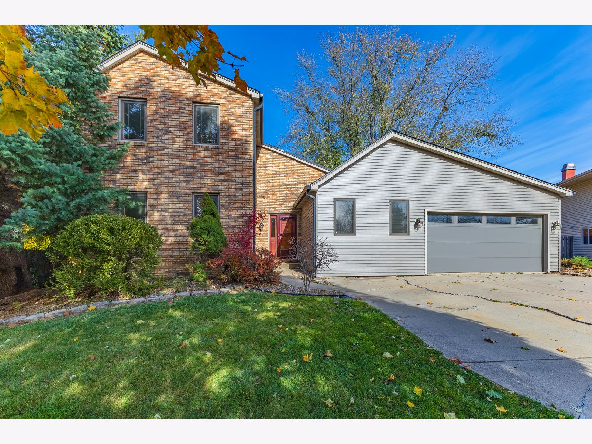 Homes & Condos & Townhomes Sold Rollingbrook Bloomington Illinois, 10 Devon