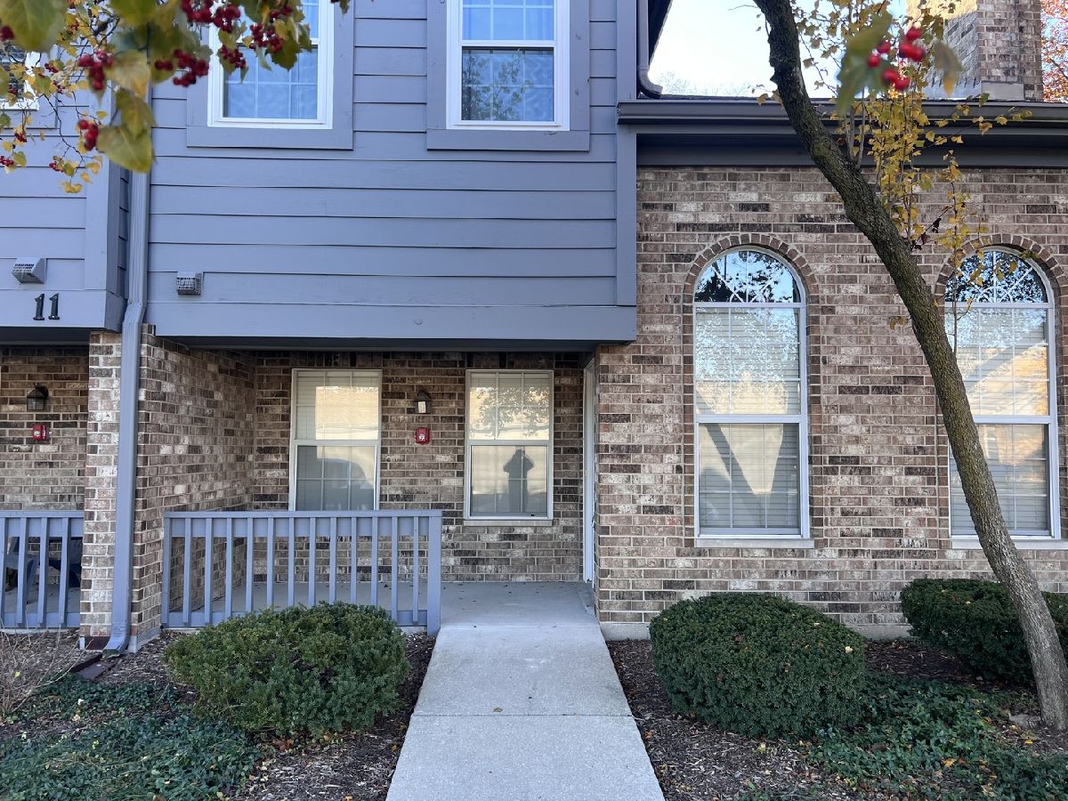 Condos & Townhomes Rented Foxcroft Condos Naperville Illinois, 11 Foxcroft