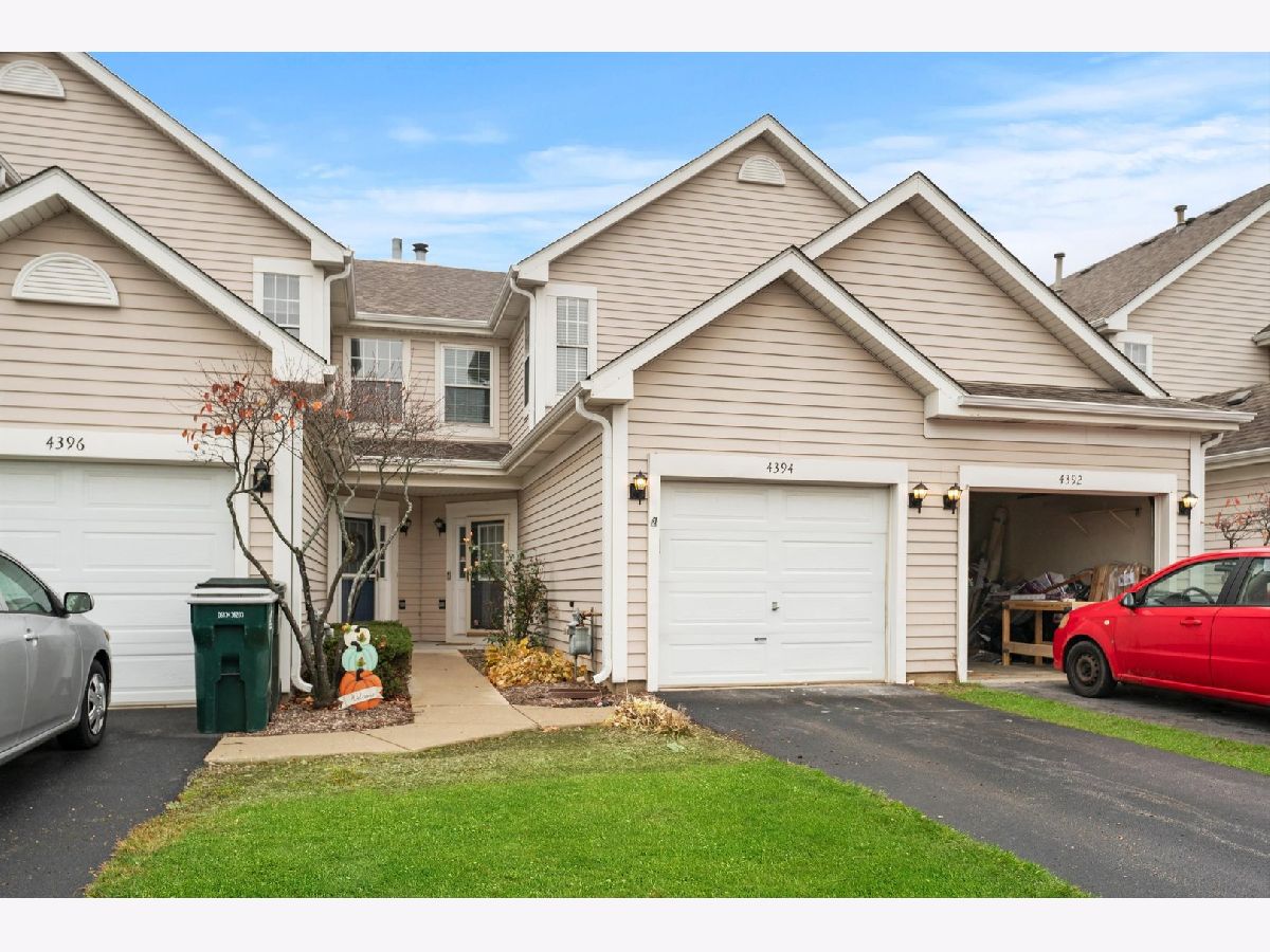 Homes & Townhomes & Condos Rented Pleasant Hill Waukegan Illinois
