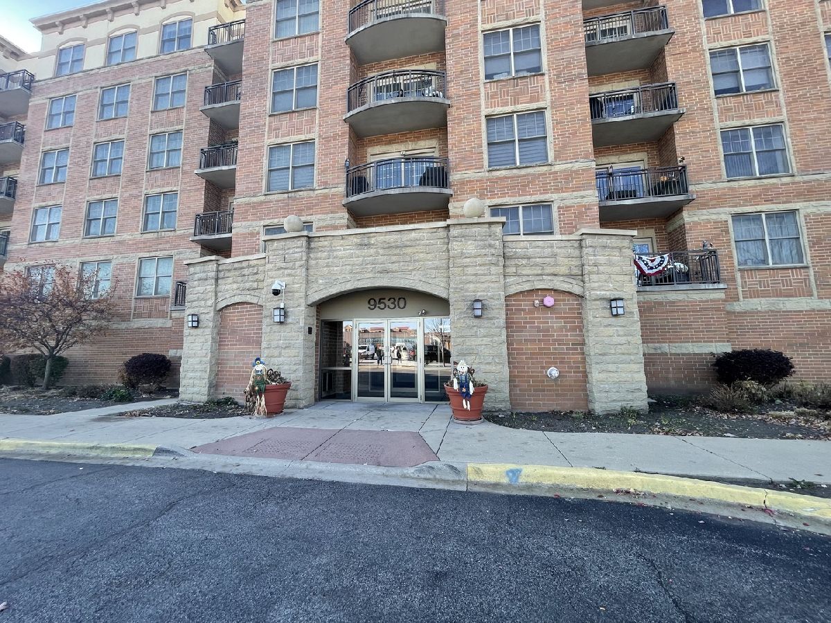 Condominiums Sold Prairie Town Center Oak Lawn Illinois, 9530 Cook