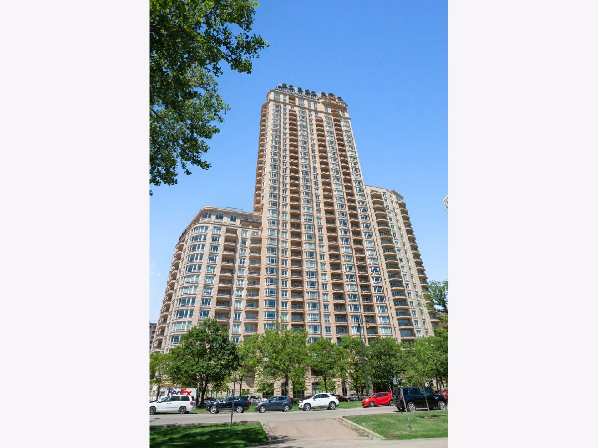 Condominiums Sold Lincoln Park 2550 Chicago Illinois, 2550 Lakeview