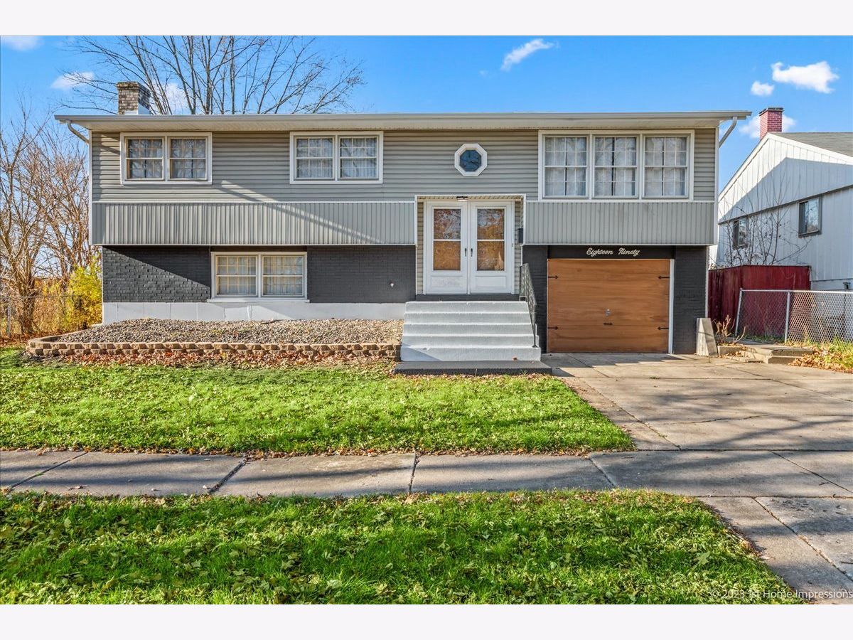 Homes Sold Indian Hills Sauk Village Illinois, 1890 Reichert