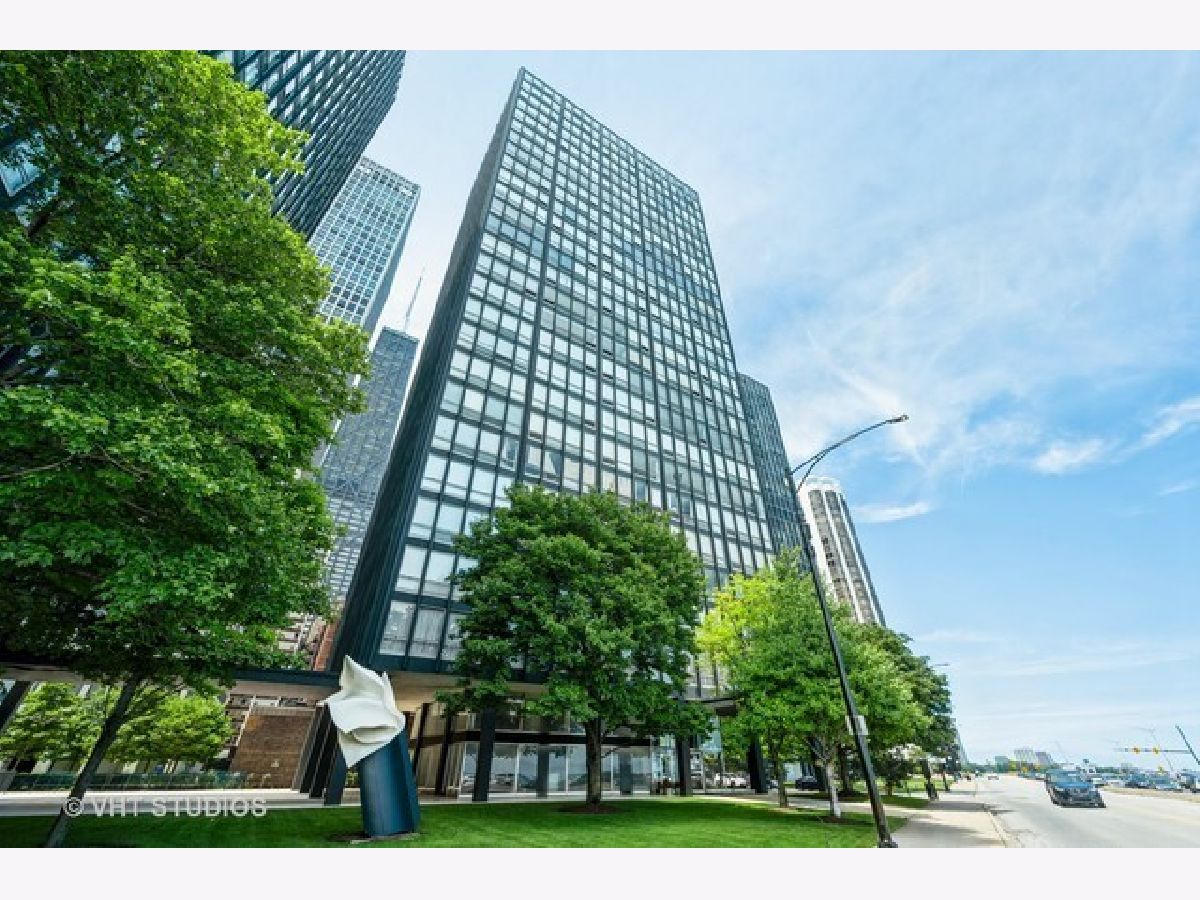 Condominiums Sold Mies Van Der Rohe Chicago Illinois, 880 Lake Shore
