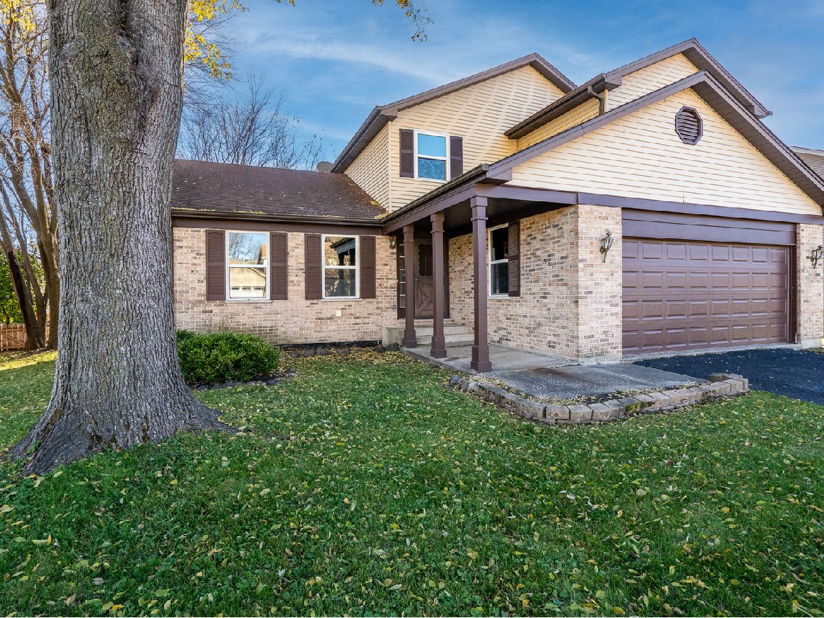 Homes Sold Hillhurst Cary Illinois, 341 Wooded Knoll