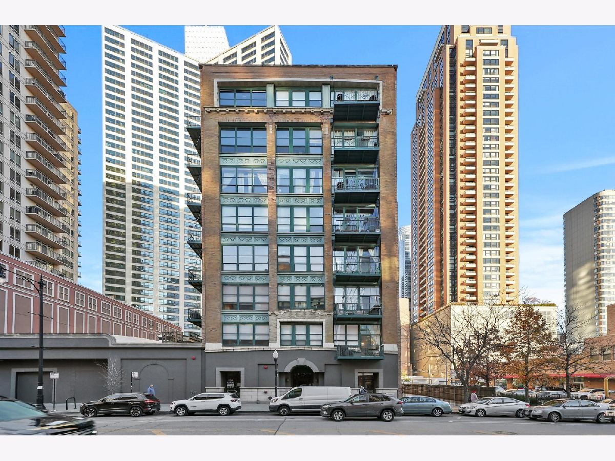 Condominiums Rented Cosmopolitan Lofts Chicago Illinois, 1133 Wabash
