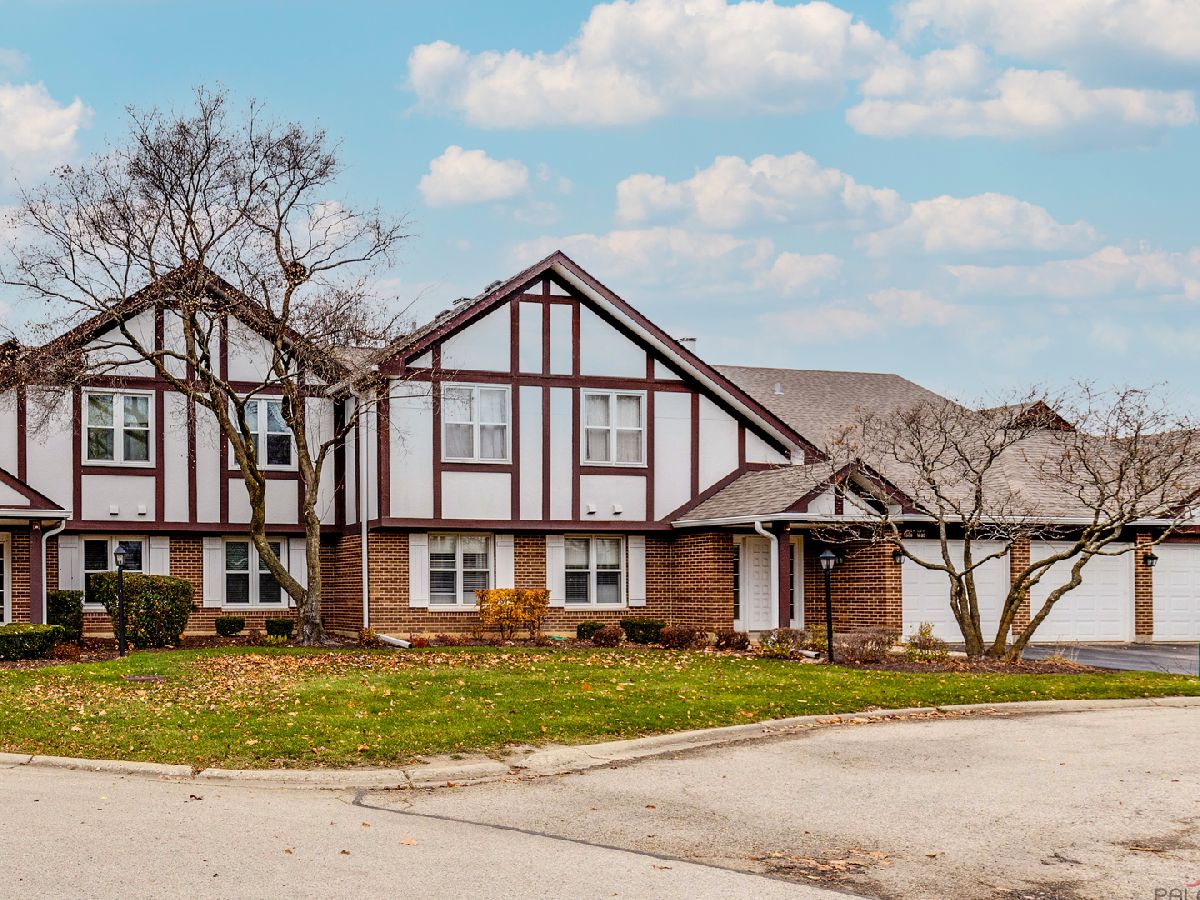 Condos & Townhomes Sold Lake Park Manor Vernon Hills Illinois, 1332 Cromwell