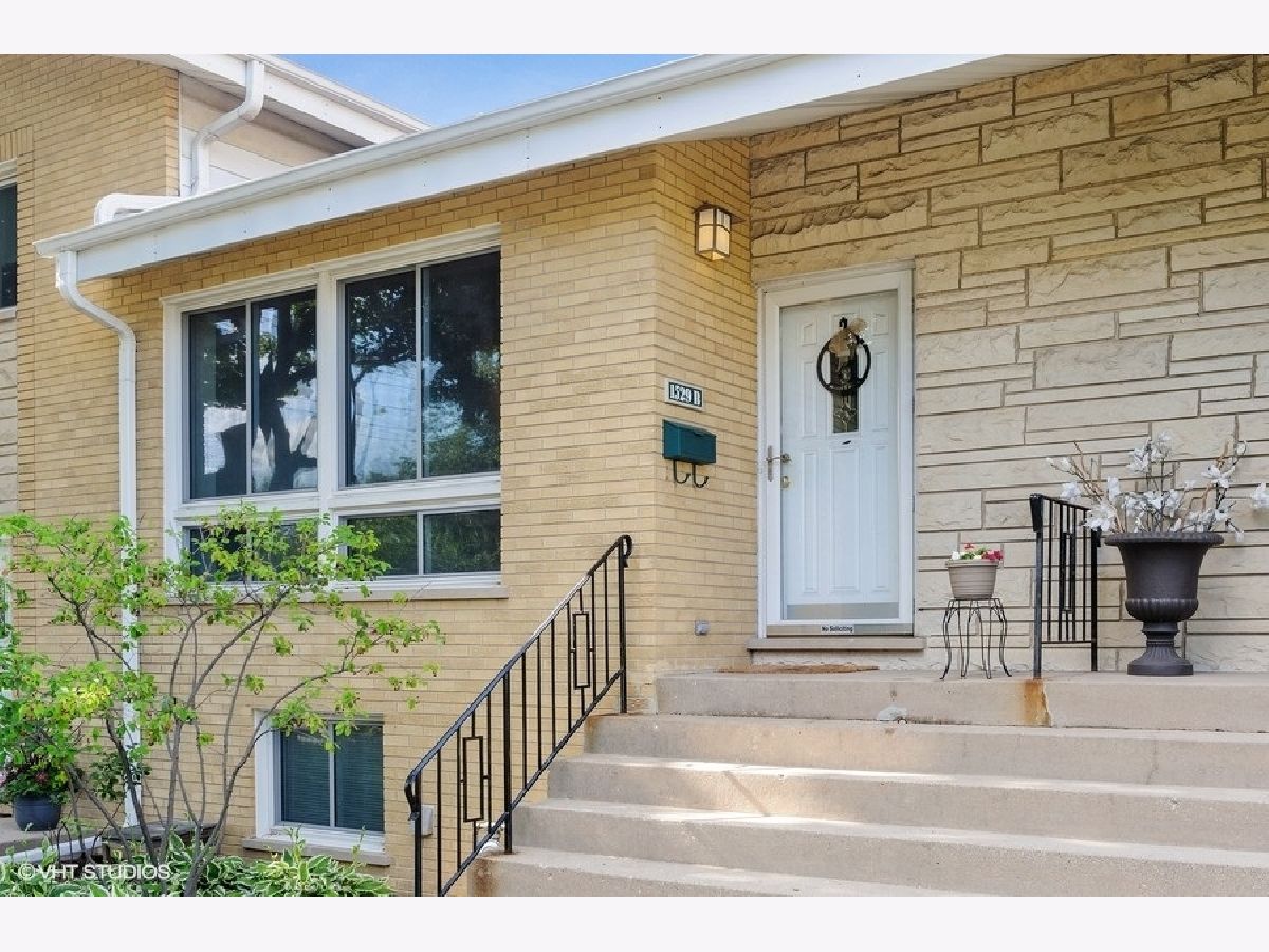 Townhomes Rented 12 Oaks At North Arlington Arlington Heights Illinois, 1529 Arlington Heights