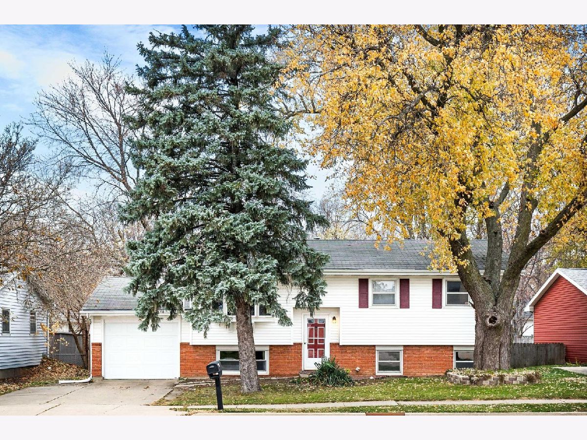 Homes Sold Greenbriar Normal Illinois, 1710 Fort Jesse