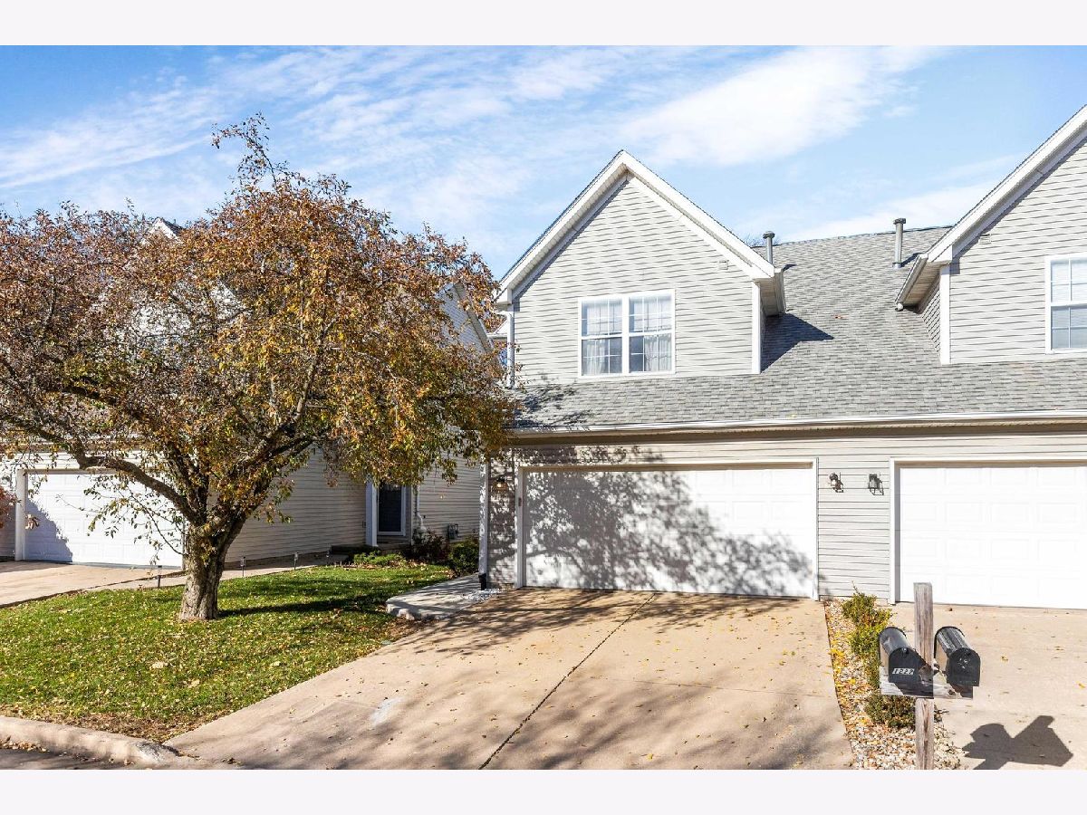 Condos & Townhomes & Homes Sold Links Landing Bloomington Illinois, 1222 Riviera