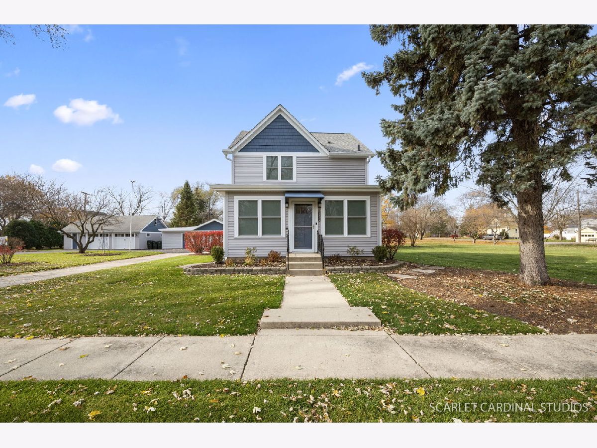  Sold Eola Illinois, 6s324 Old Eola