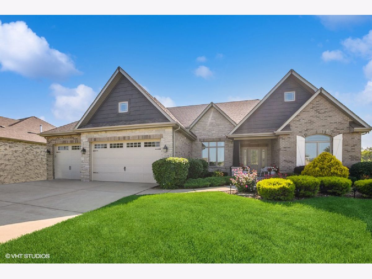 Townhomes & Homes Sold Stonebridge Woods Homer Glen Illinois, 16106 Stonebridge