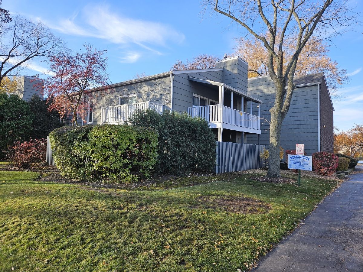 Townhomes & Condos & Homes Sold Streams Villa Wheaton Illinois, 1520 Stonebridge