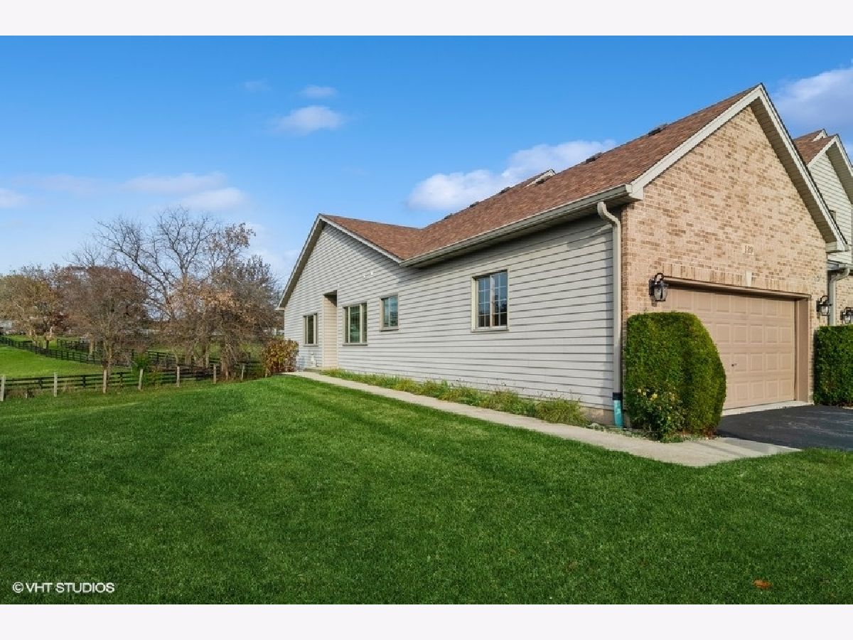 Townhomes & Homes Sold Woodland Meadows East Elgin Illinois, 139 Fawn