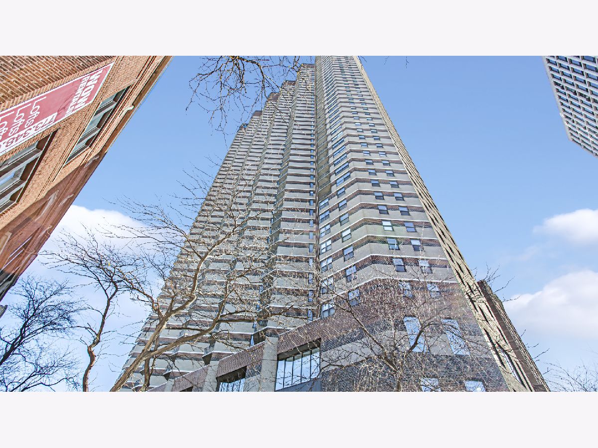 Condominiums Sold The New York Chicago Illinois, 3660 Lake Shore