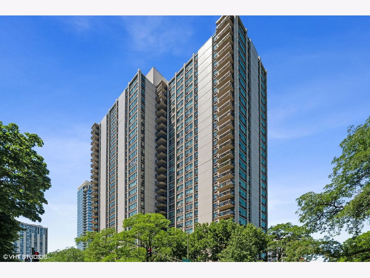 Condominiums Sold Eliot House Chicago Illinois, 1255 Sandburg