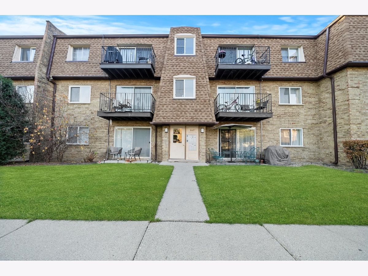 Condominiums Rented Bay Colony Des Plaines Illinois, 9437 Bay Colony