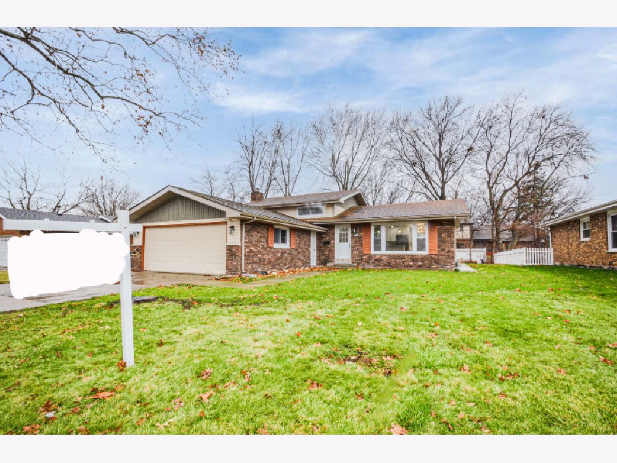 Homes & Condominiums Sold Forest Glen Lansing Illinois, 18554 Bock