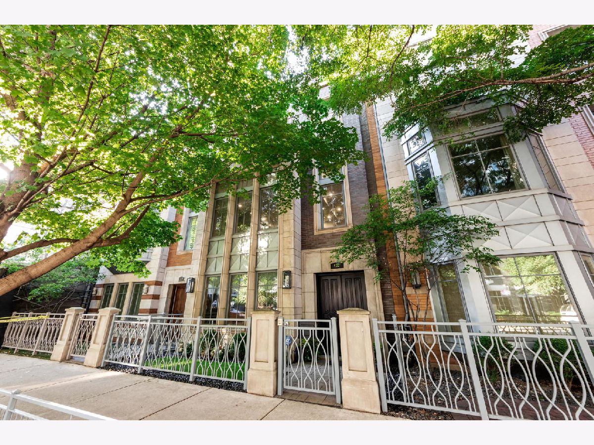 Condos & Townhomes & Homes Sold River North Chicago Illinois, 428 Huron