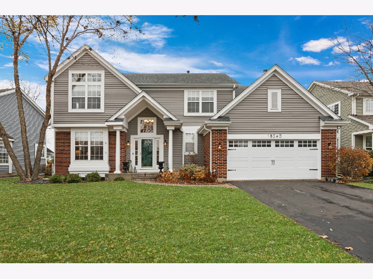 Homes & Townhomes Sold Tangueray Meadows Grayslake Illinois, 18240 Meander