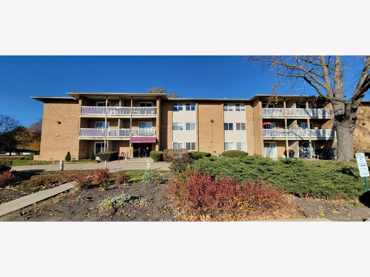 Condominiums Rented Elmdale Condominiums Des Plaines Illinois, 960 Beau