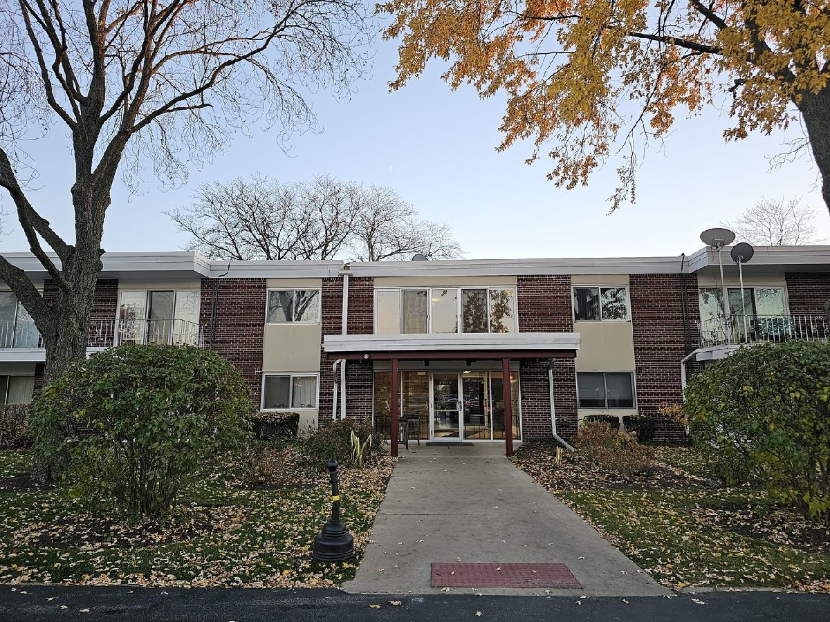 Condominiums Sold Cameo Terrace Wheeling Illinois, 127 Wolf