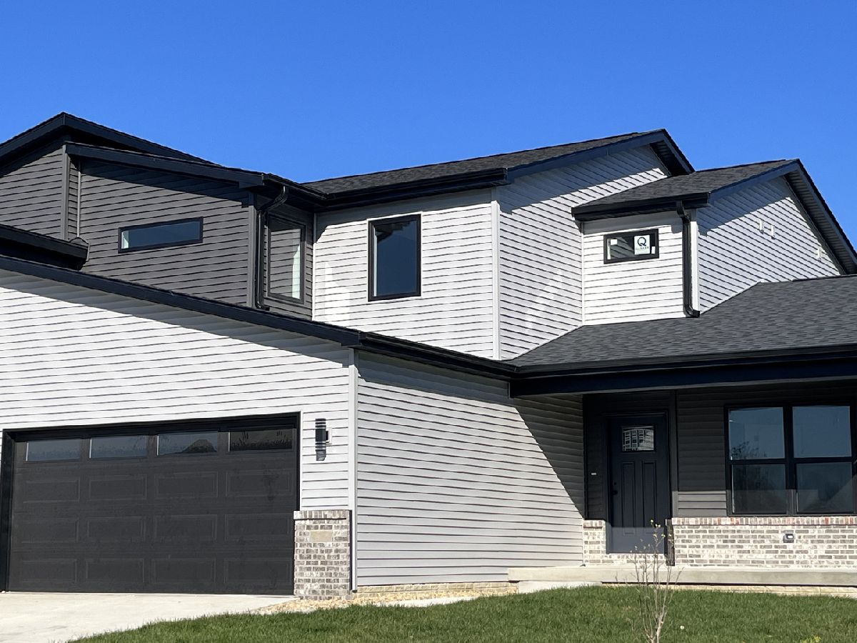 Homes & Condos & Townhomes Sold Franklin Heights Normal Illinois, 736 Kristin
