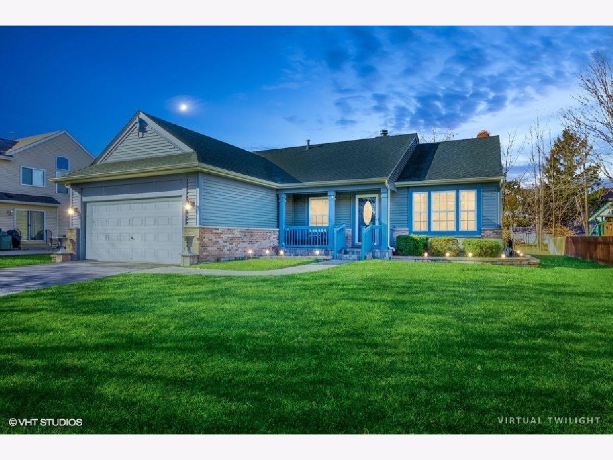 Homes Sold Summerlin Aurora Illinois, 2057 Lyndhurst