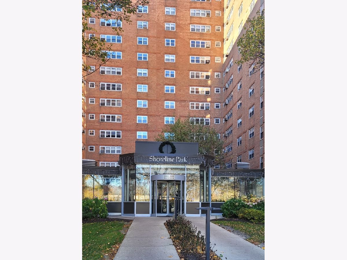 Condominiums Sold Shoreline Park Chicago Illinois, 4960 Marine