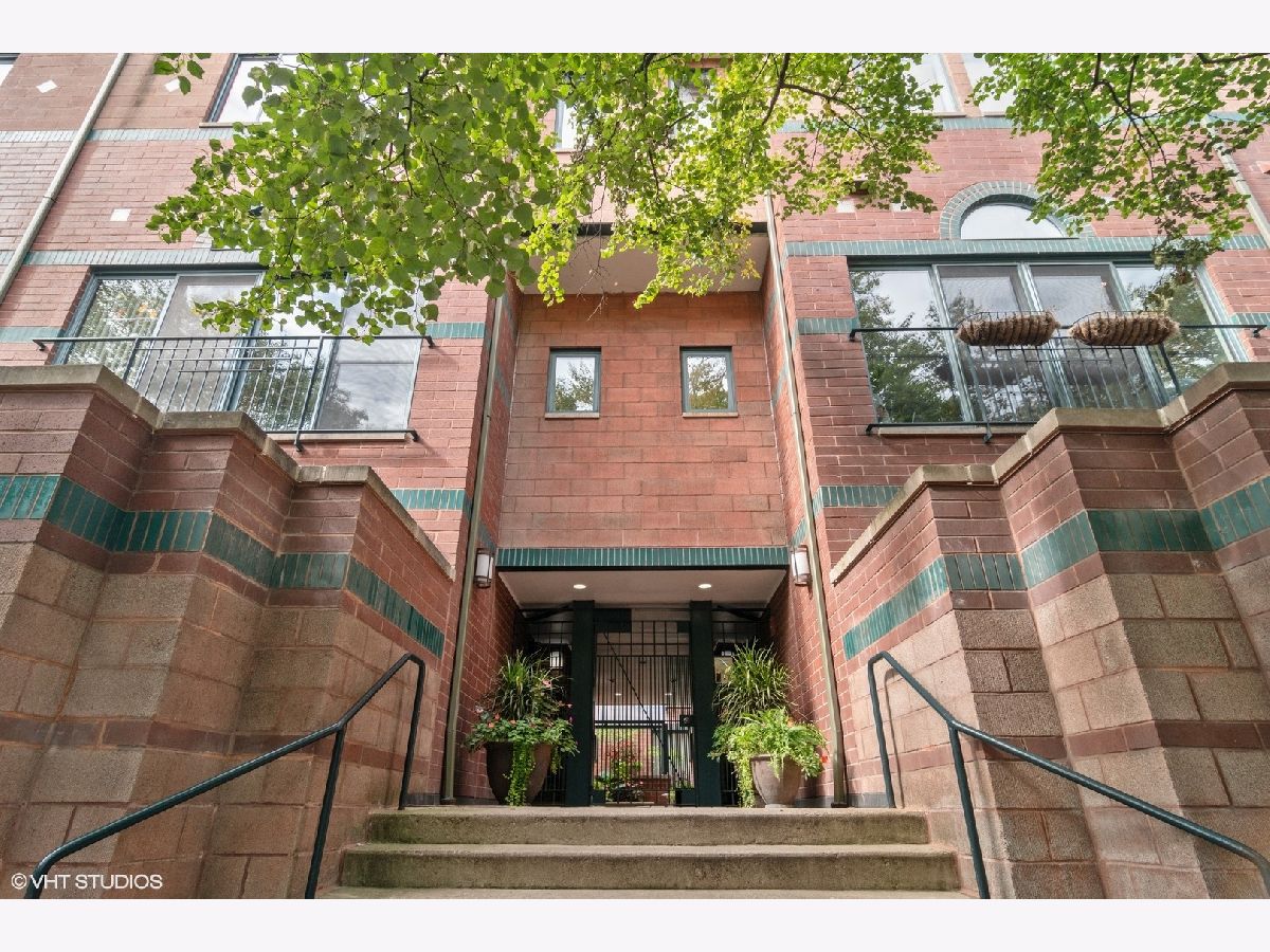 Townhomes Sold Hudson Mews Chicago Illinois, 1632 Hudson