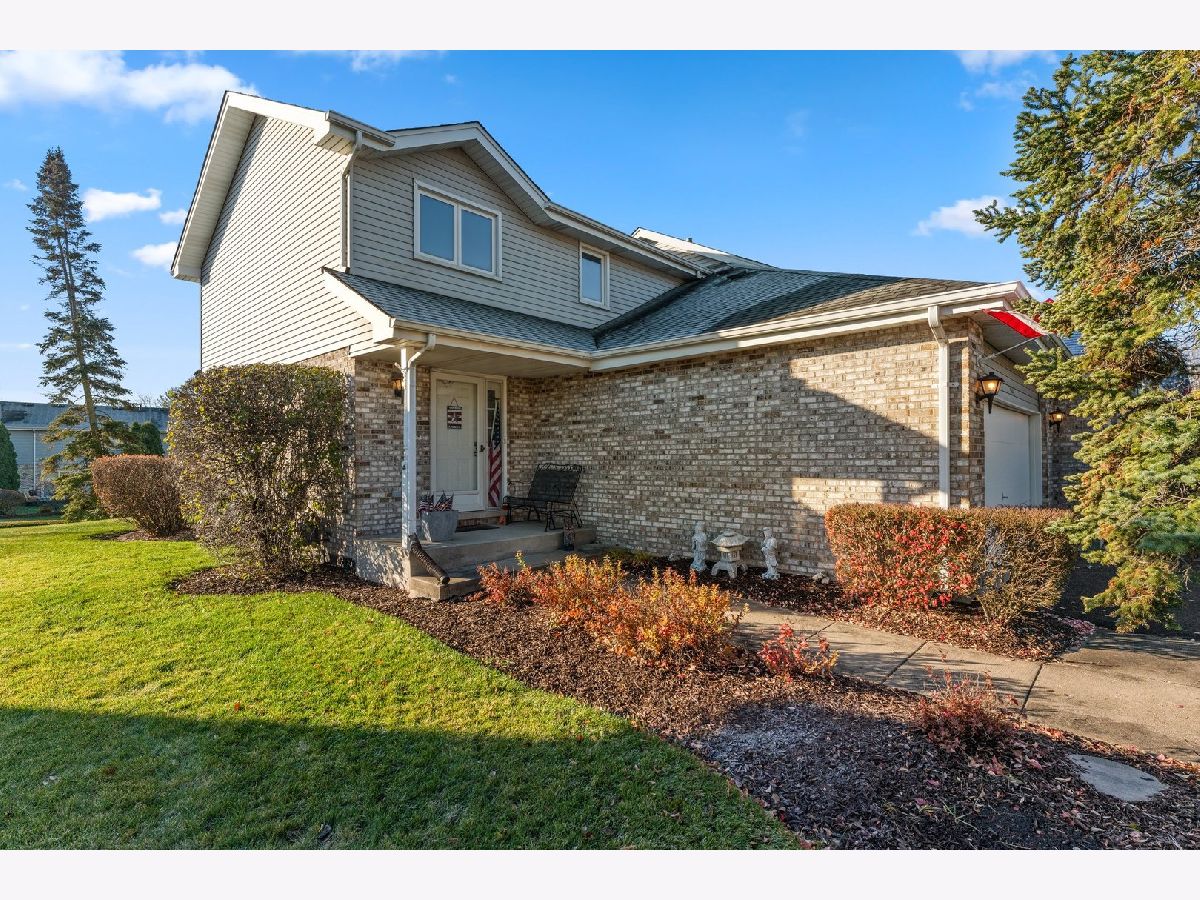 Townhomes & Homes Sold Pheasant Chase West Tinley Park Illinois, 9441 Quail
