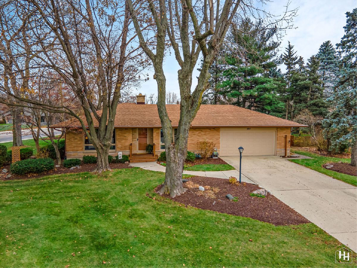 Homes & Condos & Townhomes Sold Wing Park Manor Elgin Illinois, 587 Clifton