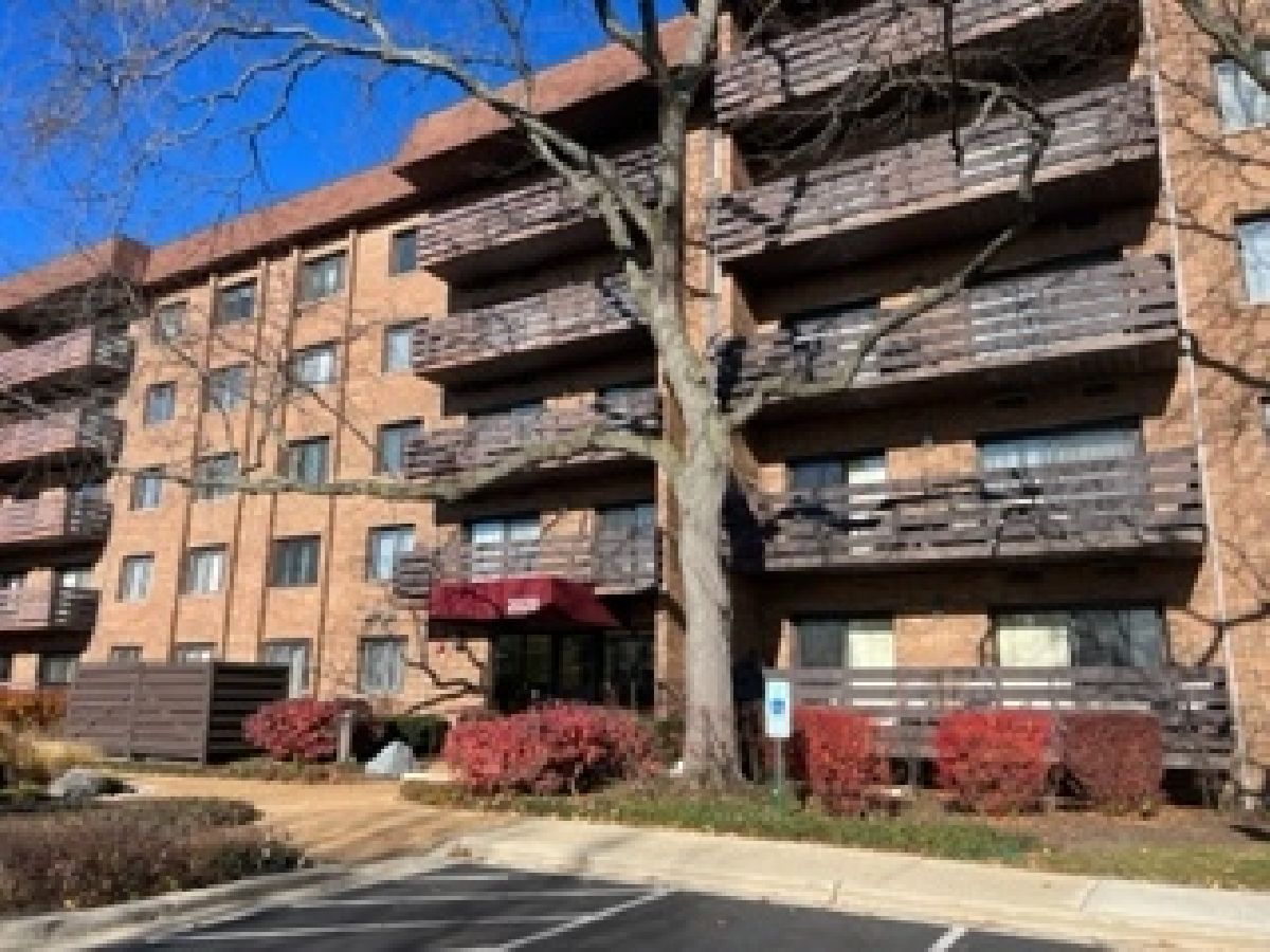 Condominiums Rented Valley Lo Towers Glenview Illinois, 2020 Chestnut