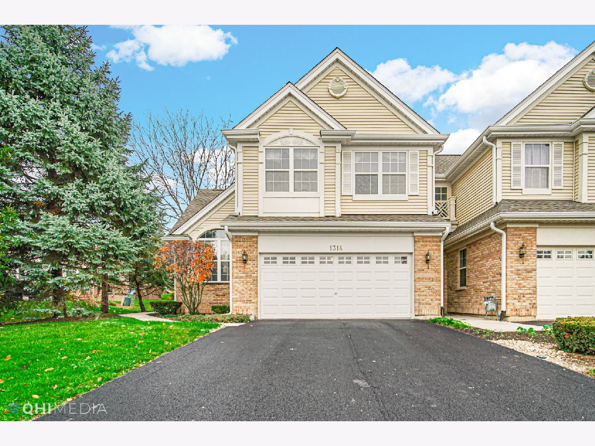 Townhomes Sold Timberline Bartlett Illinois, 1314 Timberline