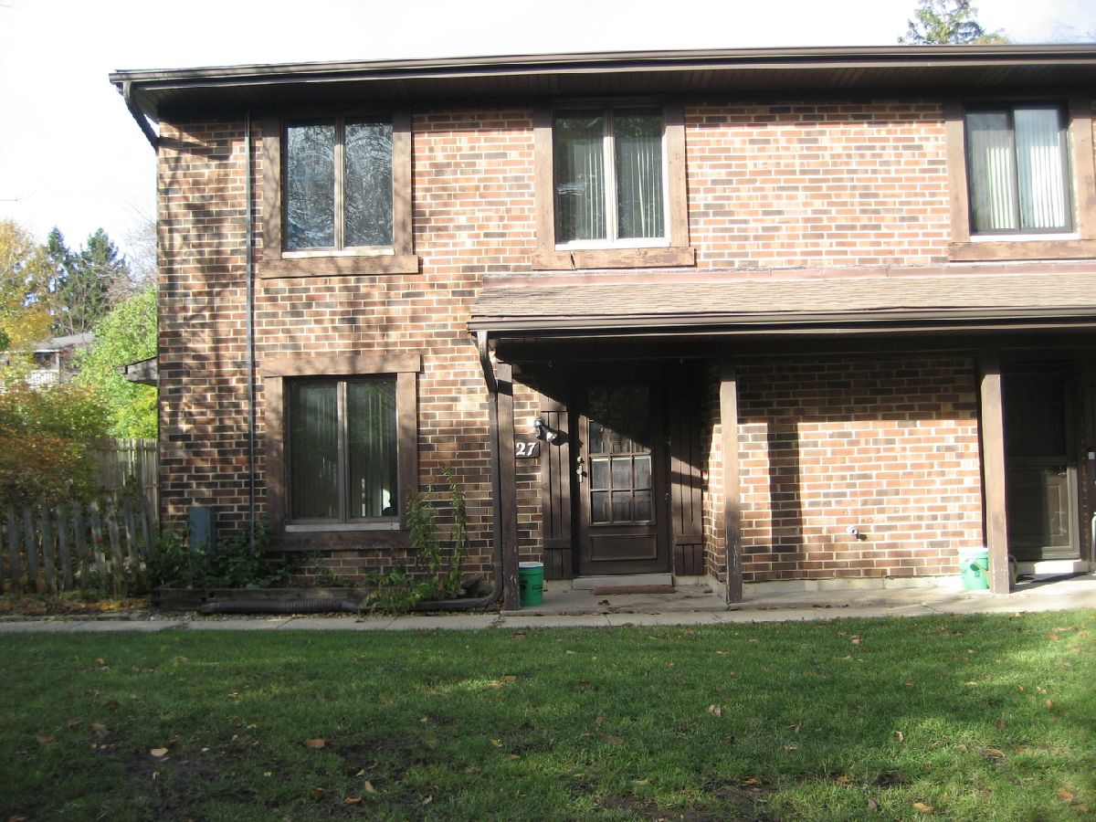 Townhomes & Homes Rented Villas By The Lake Vernon Hills Illinois, 227 East Court Of Shorewood