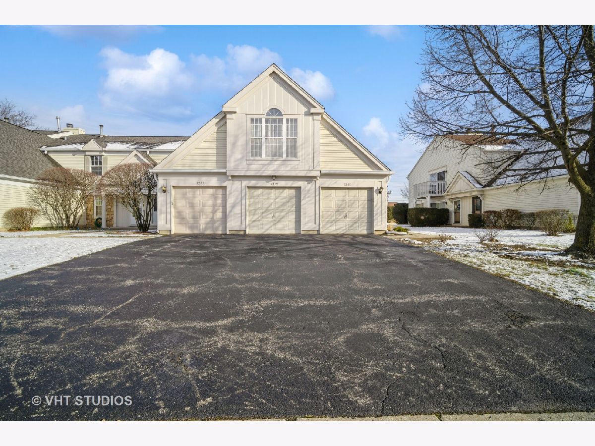Townhomes & Condos & Homes Sold Polo Run Wheeling Illinois, 1261 Longacre