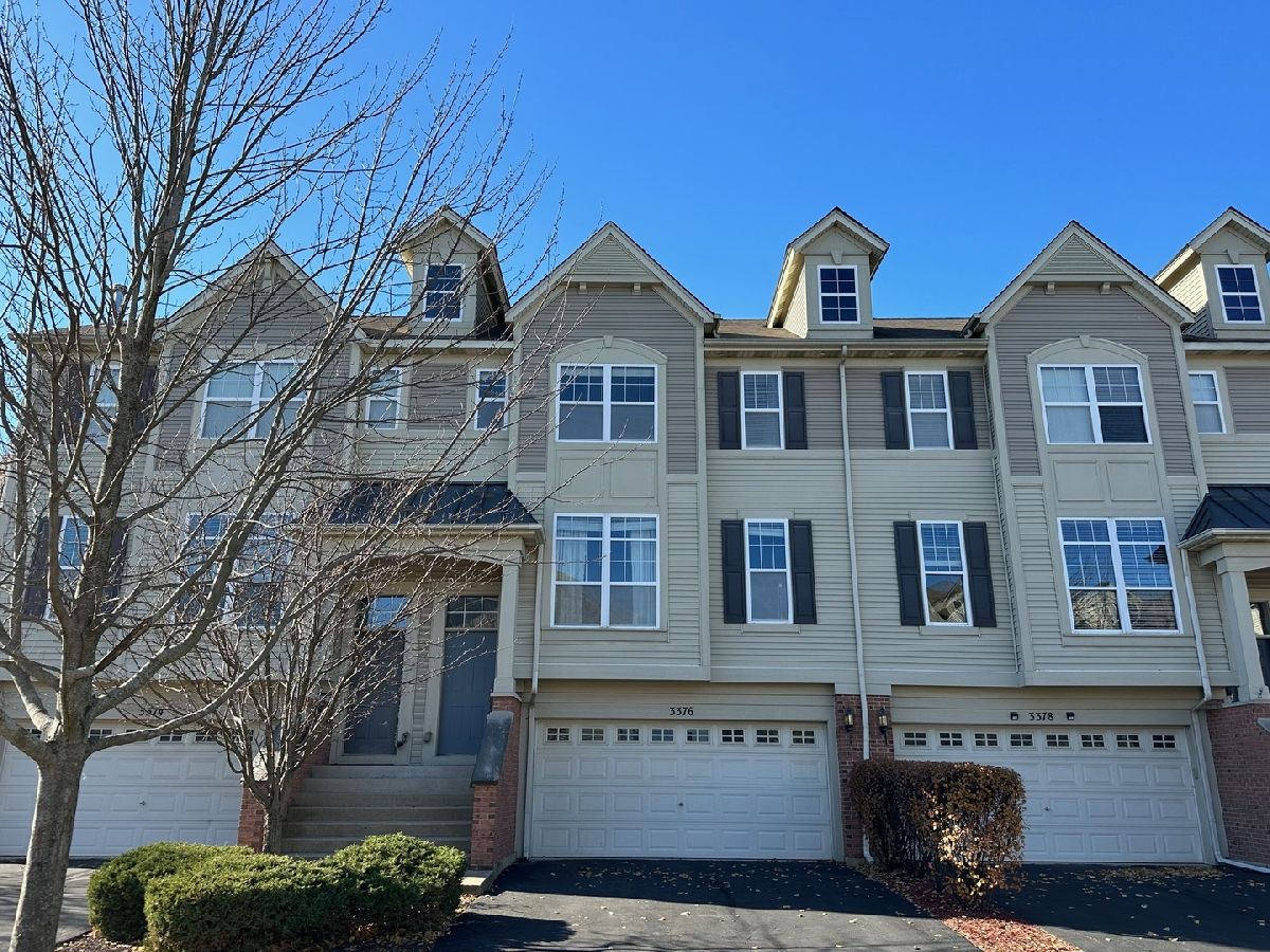 Townhomes Rented Yorkshire Square Aurora Illinois, 3376 Bradbury