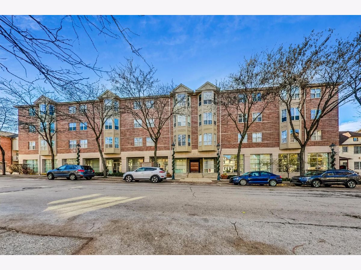 Condominiums Sold Thorngate Roselle Illinois, 57 Hattendorf
