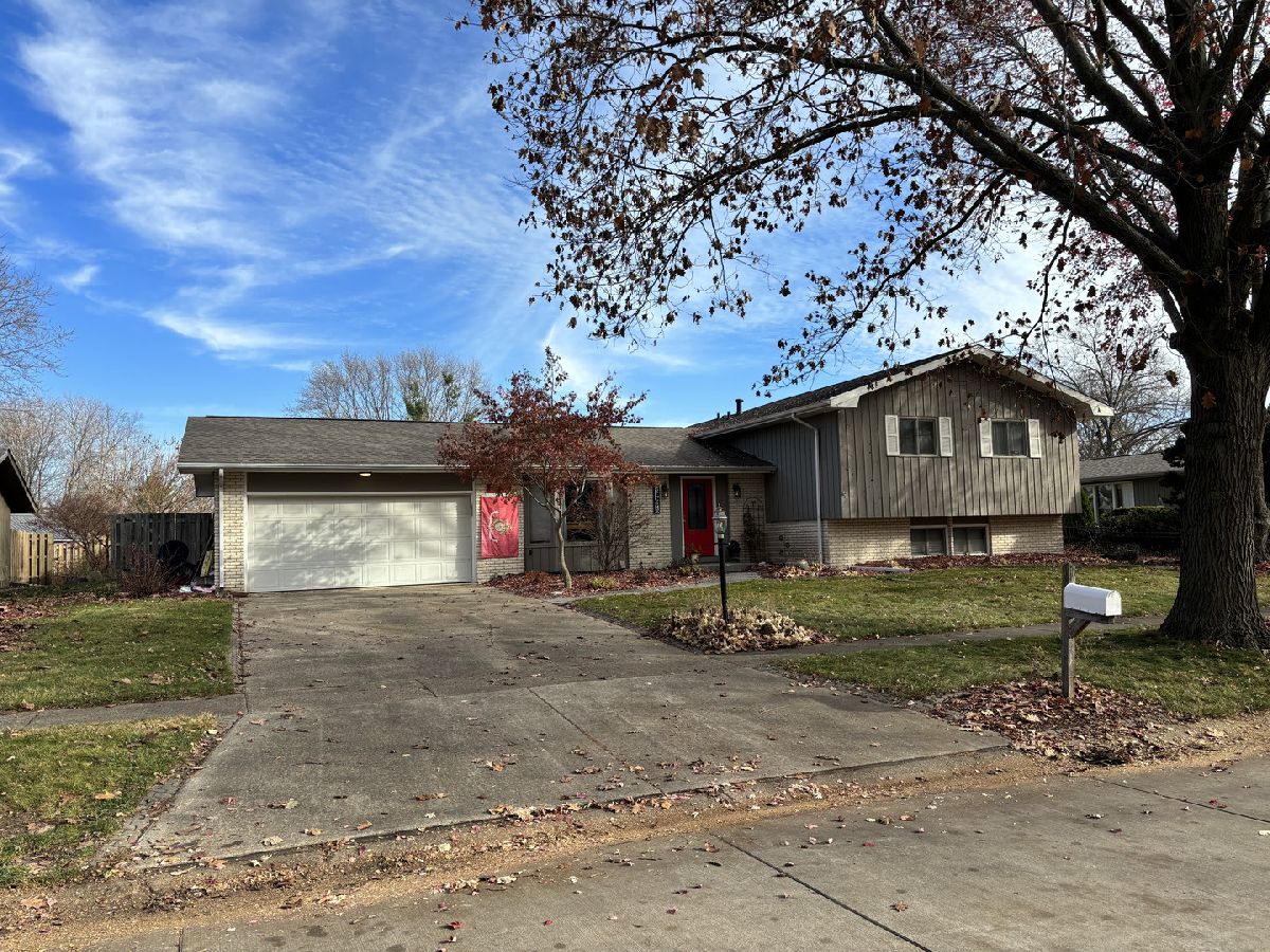 Homes & Condominiums Sold Devonshire Champaign Illinois, 2206 Noel