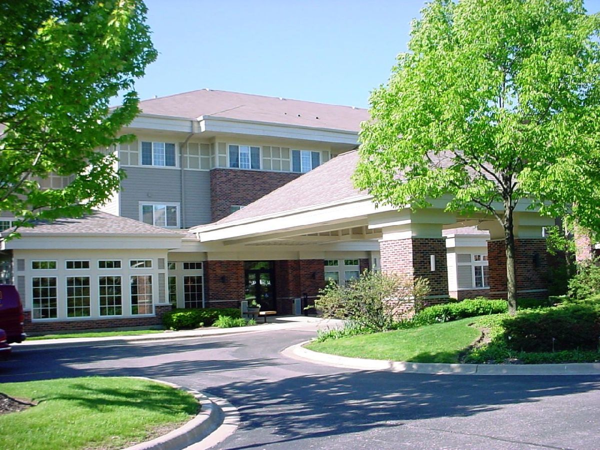 Condominiums Rented Village Green Of East Dundee East Dundee Illinois, 605 Barrington