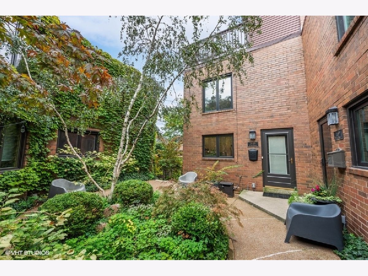 Townhomes Sold Clusters On Vine Chicago Illinois, 1635 Vine
