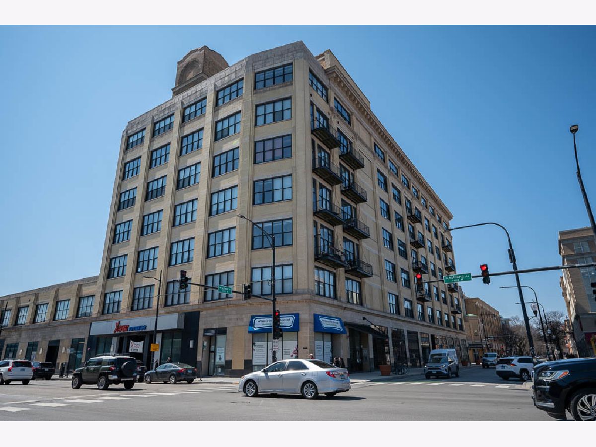 Condominiums Rented Tower Lofts Chicago Illinois, 1601 School