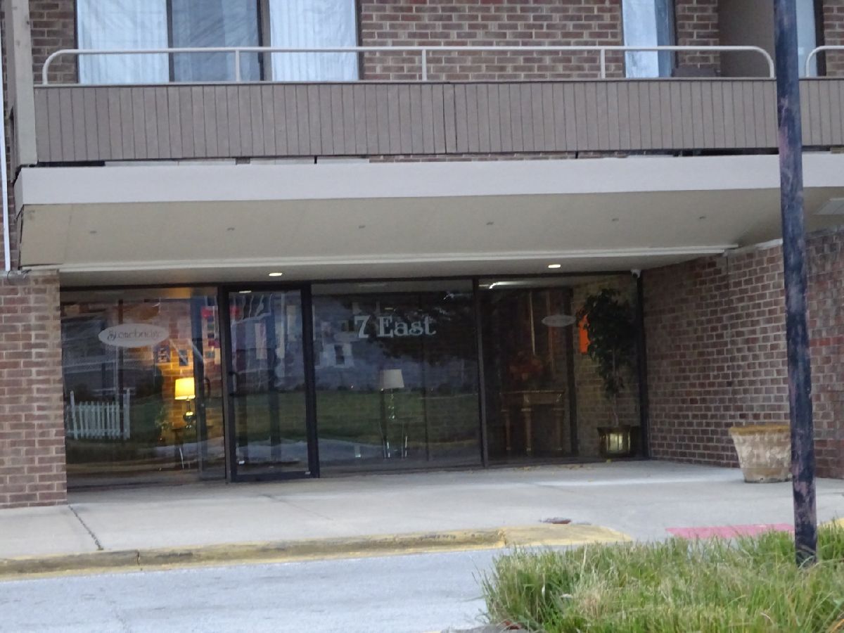 Homes & Condominiums Sold Stonebridge Valley Hazel Crest Illinois, 7 Carriageway