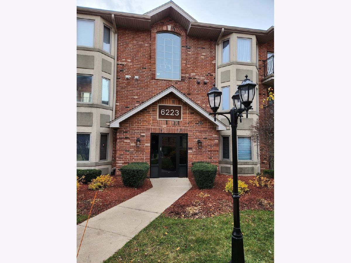 Condominiums Sold Clara Court Oak Lawn Illinois, 6223 94th